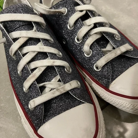 Converse - Picture 1 of 4